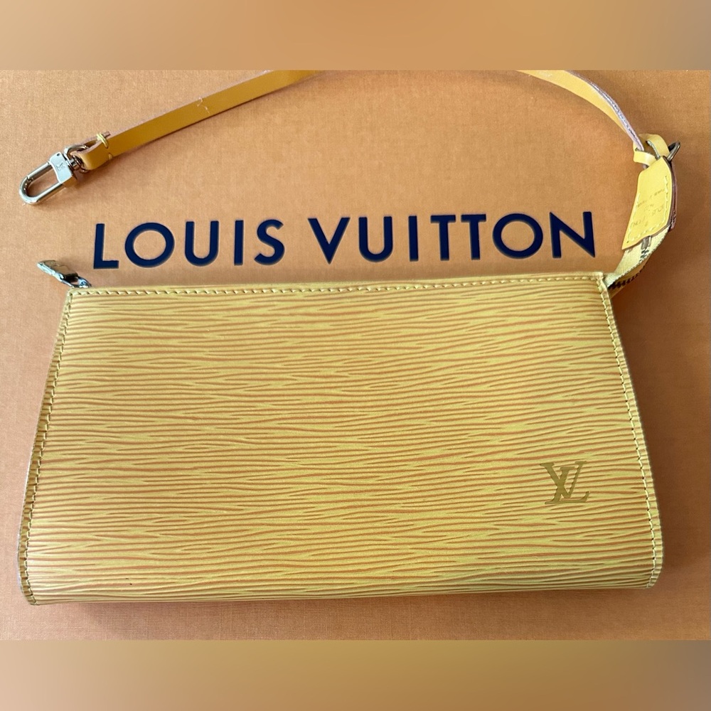 Louis Vuitton Yellow Epi Handbag - Picture 3 of 13